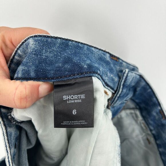 EXPRESS Women's Shortie Low Rise Whiskered Blue Denim Cuffed Shorts Size 6 - Picture 4 of 4